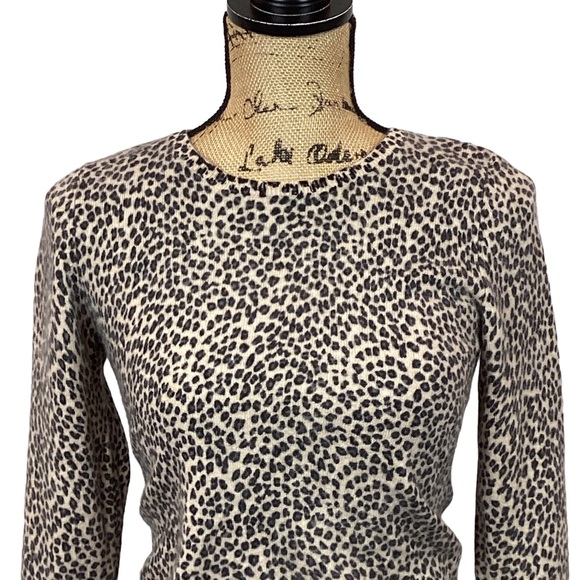 Vertical Design 2-Ply Cashmere Sweater - Picture 5 of 10